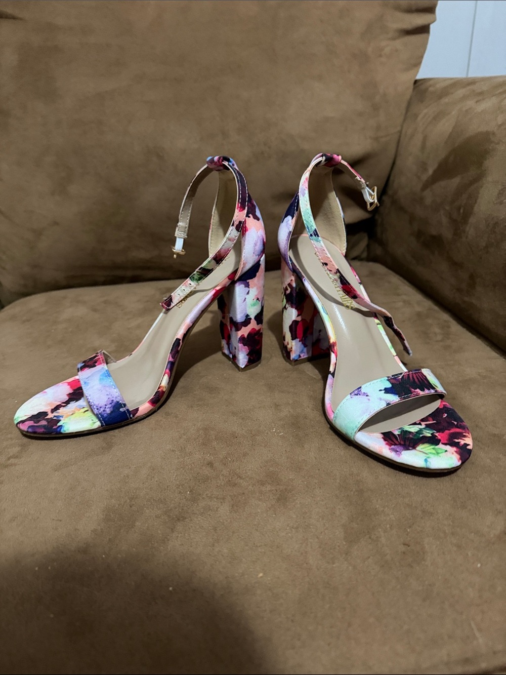 Dream Pairs Multicolor Floral Block Heel Sandals